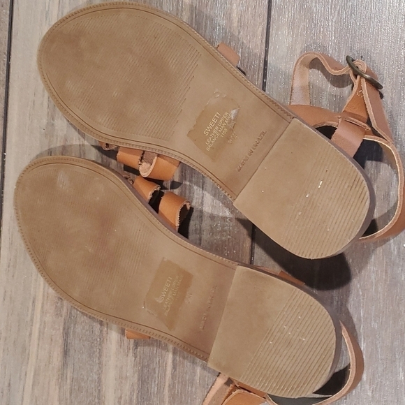 Steve Madden Like New Sweeti strappy shoes sandals flats sz 8M - Picture 9 of 11